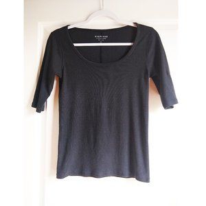EVERLANE SIMPLE BASIC TEE